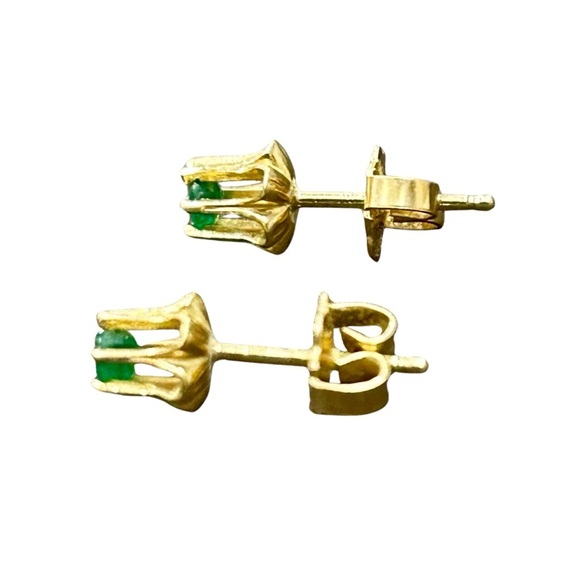 Elegant Gold and Green Stud Earrings - Picture 1 of 4